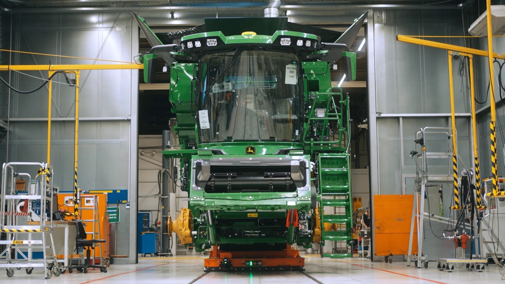 header-john-deere-maehdrescher-produktion-endmontage