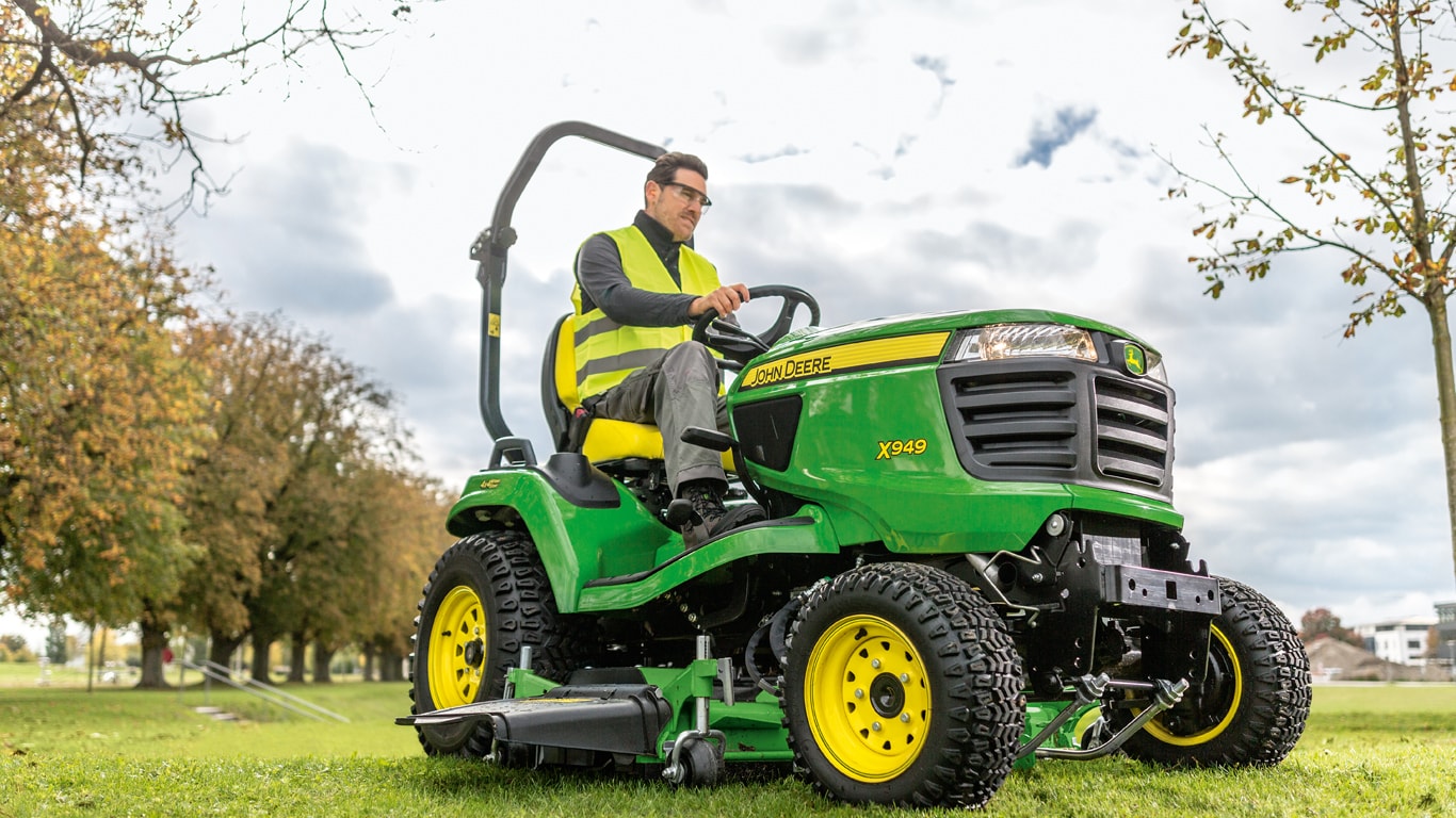 X949 X900 Serie Rasentraktoren mit Dieselmotor John Deere AT