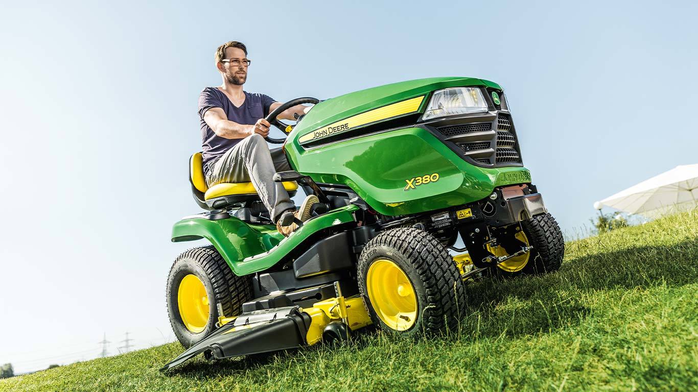 X380 Serie X300 Rasentraktoren John Deere AT