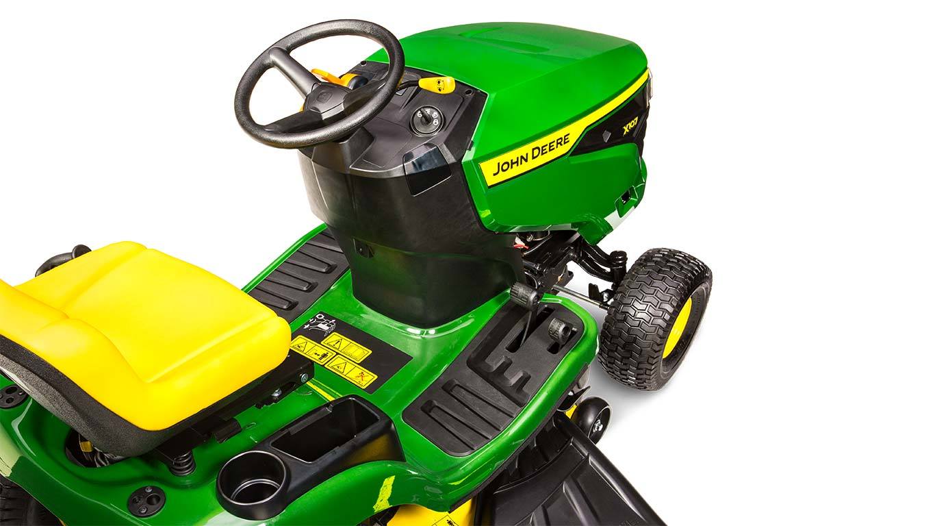 X107 AufsitzRasenmäher John Deere AT